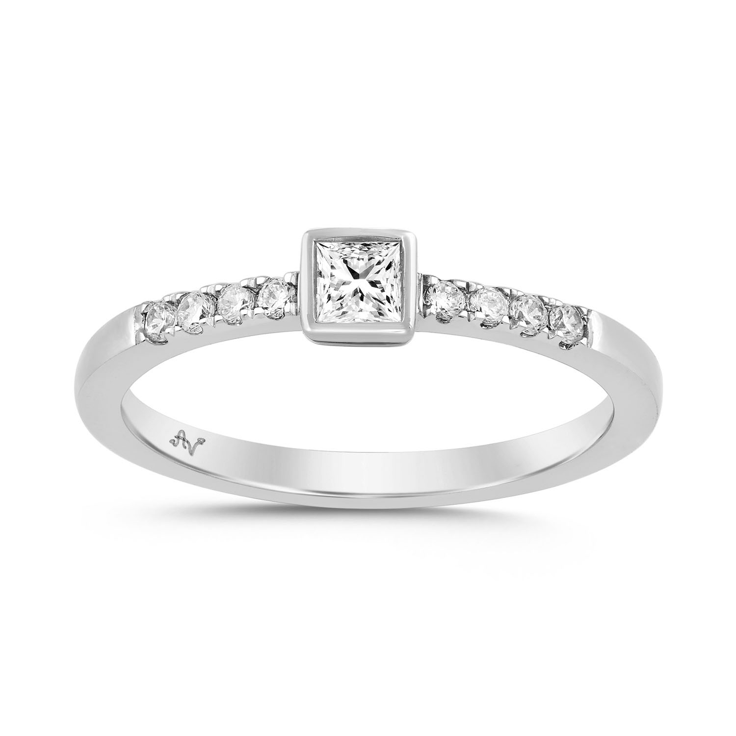 LADIES RING 0.25CT ROUND/PRINCESS DIAMOND 14K WHITE GOLD - Image 1