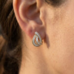 LADIES EARRING 0.20CT ROUND/BAGUETTE DIAMOND 10K YELLOW GOLD - Image 5